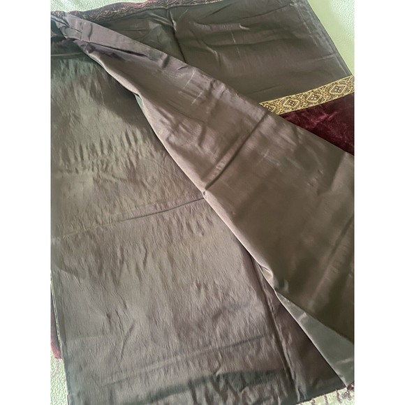 Target Global Home Marrakesh Throw 50x60 Burgundy Velvet Beaded Fringe 2005 NEW - Picture 4 of 7